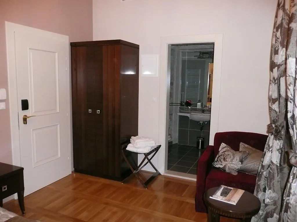 Palace Augubio سبليت بيت ضيافة