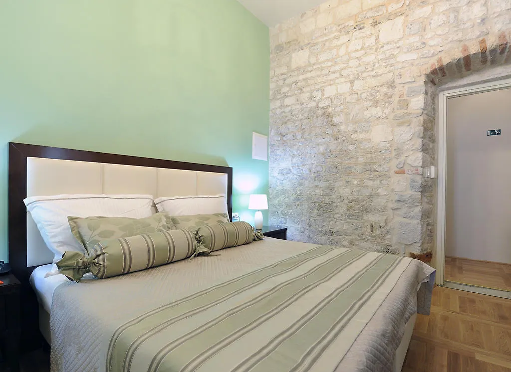 Palace Augubio سبليت
