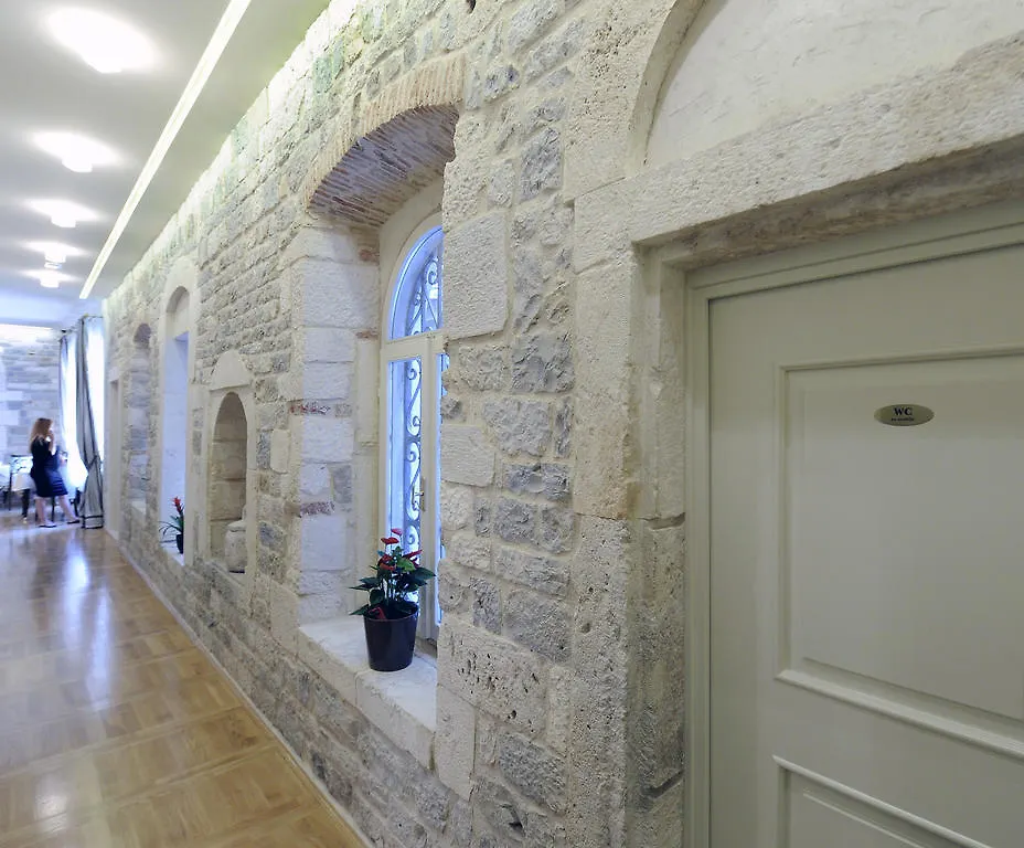 Palace Augubio سبليت بيت ضيافة