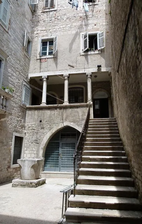 Palace Augubio سبليت بيت ضيافة