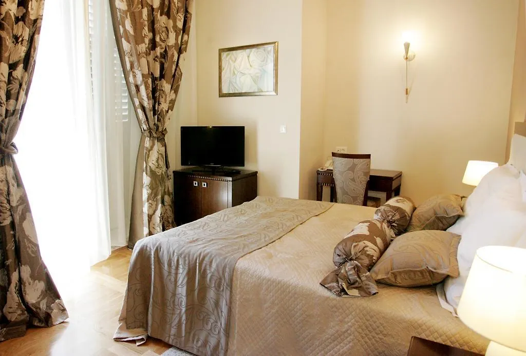 Palace Augubio سبليت