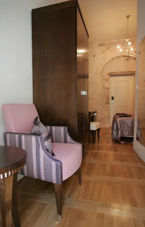 بيت ضيافة Palace Augubio سبليت