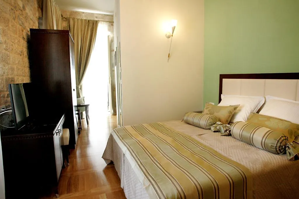 **** بيت ضيافة Palace Augubio سبليت كرواتيا