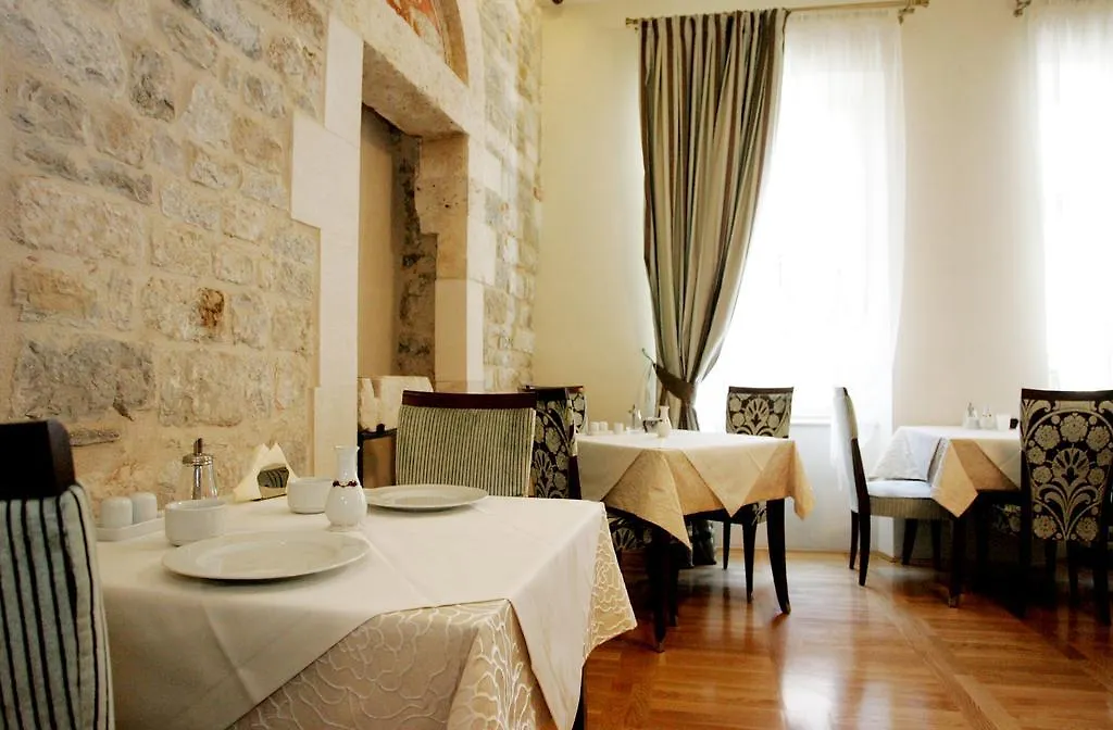 بيت ضيافة Palace Augubio سبليت