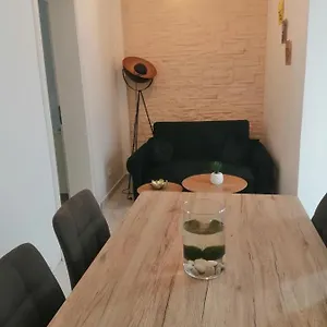 https://studio-marita.hotels-in-trogir.com
